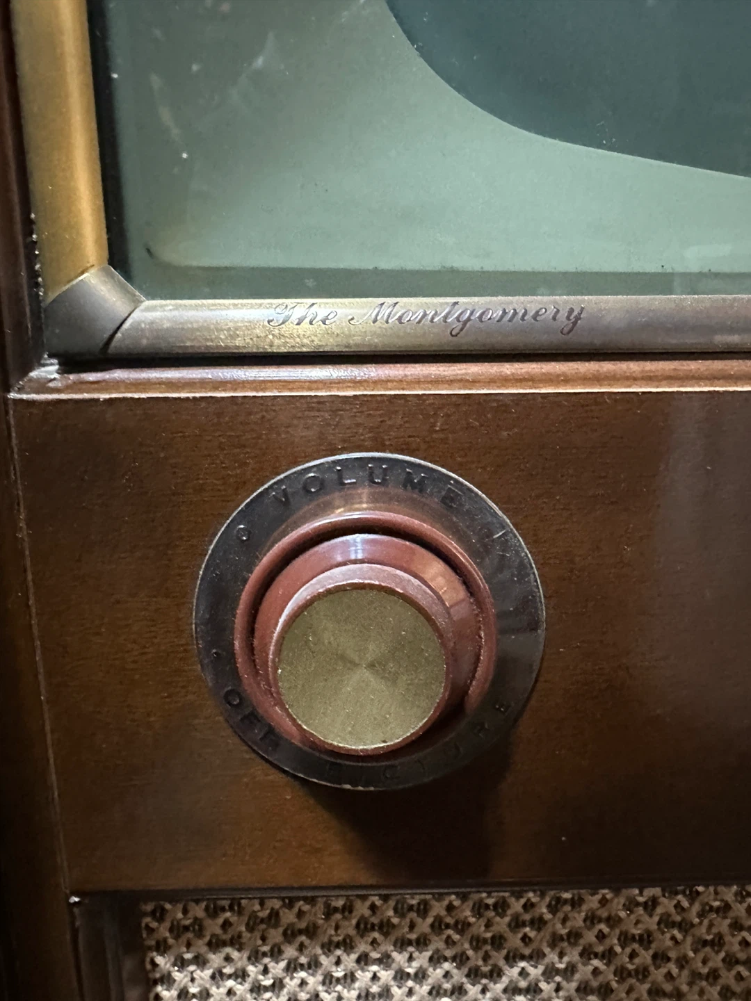 RCA Victor "The Montgomery" Vintage Television - photo 4