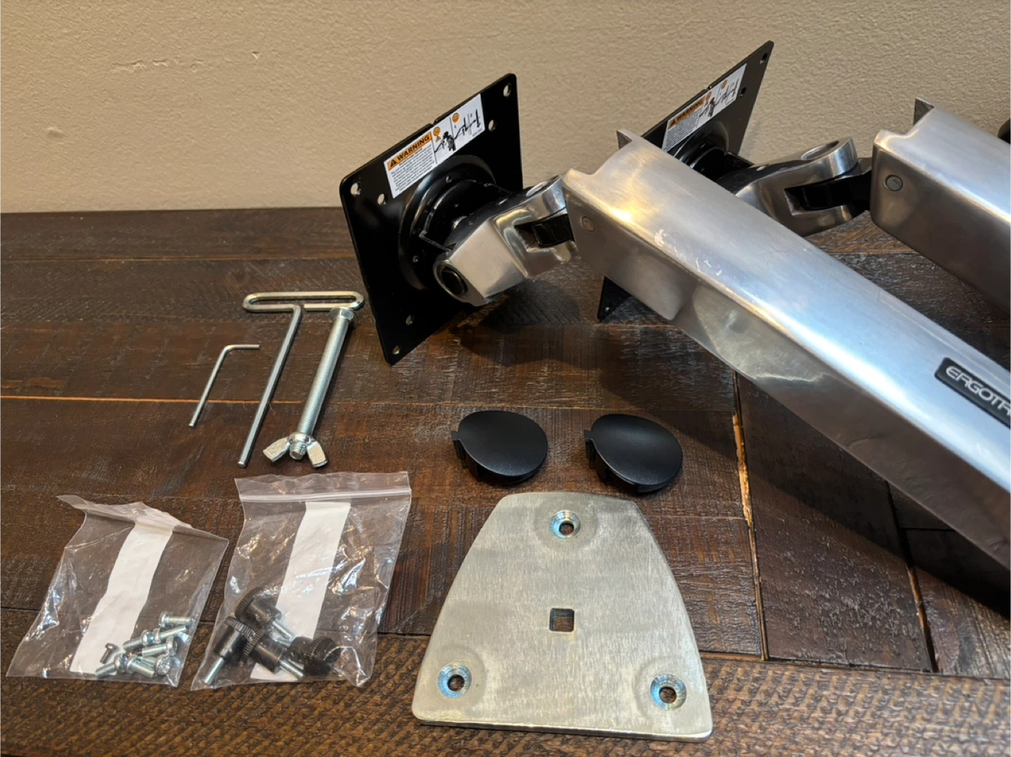Ergotron Dual Monitor Arm Desk Mount - photo 3