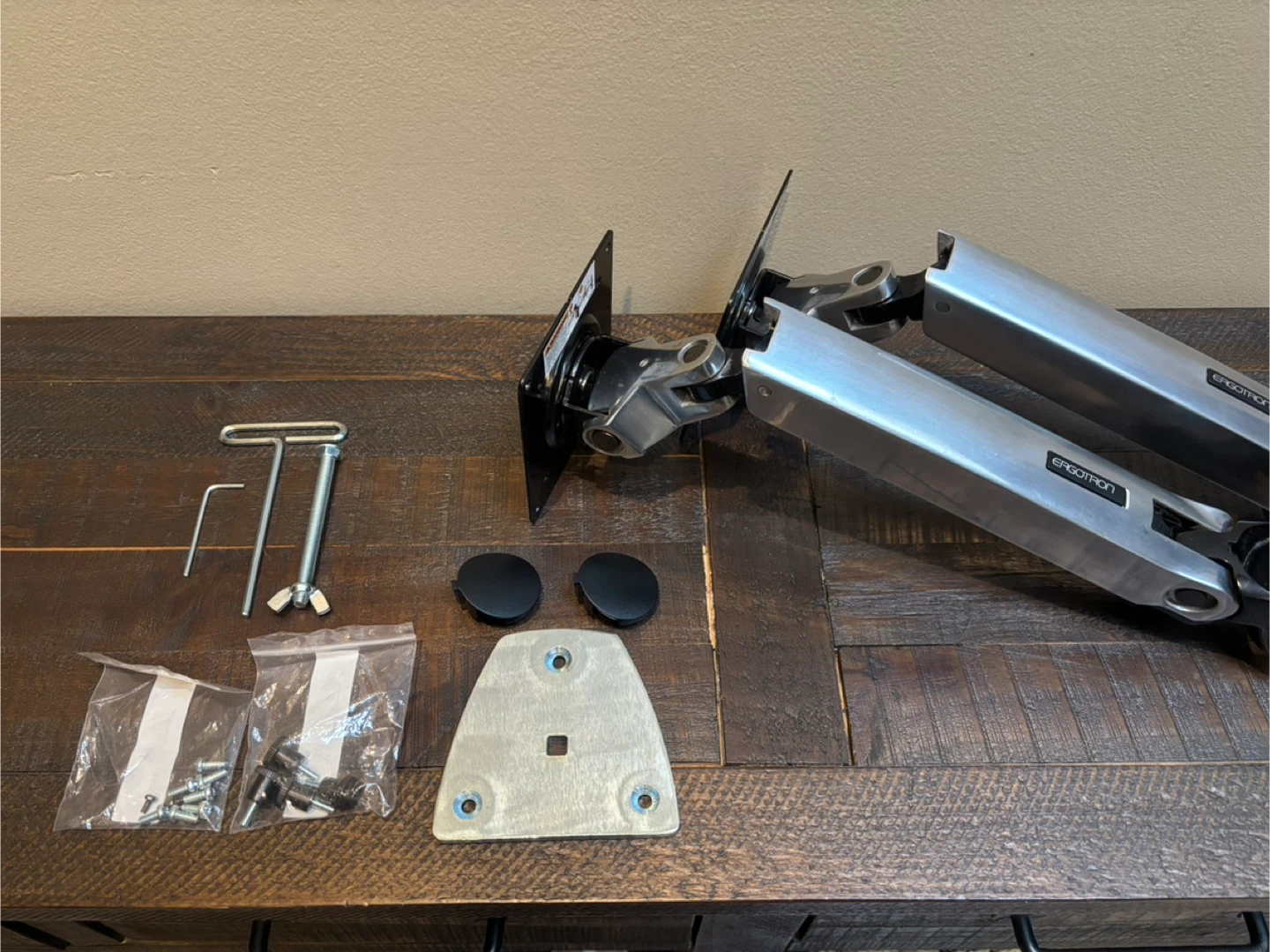 Ergotron Dual Monitor Arm Desk Mount - photo 5