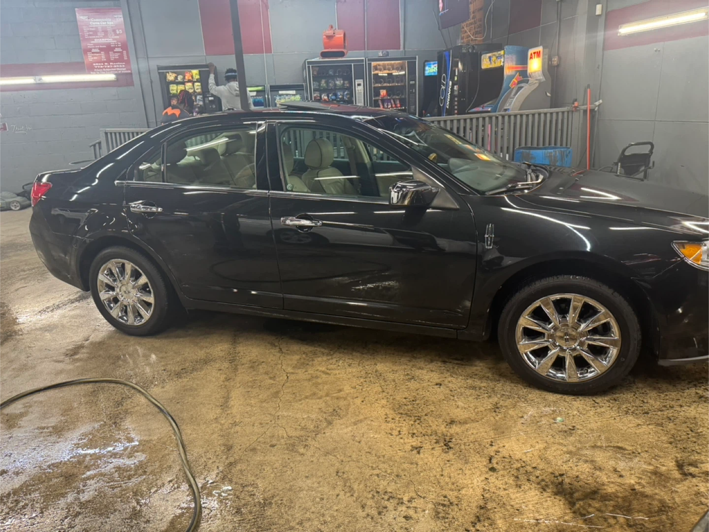 Black Lincoln MKZ Sedan - photo 4