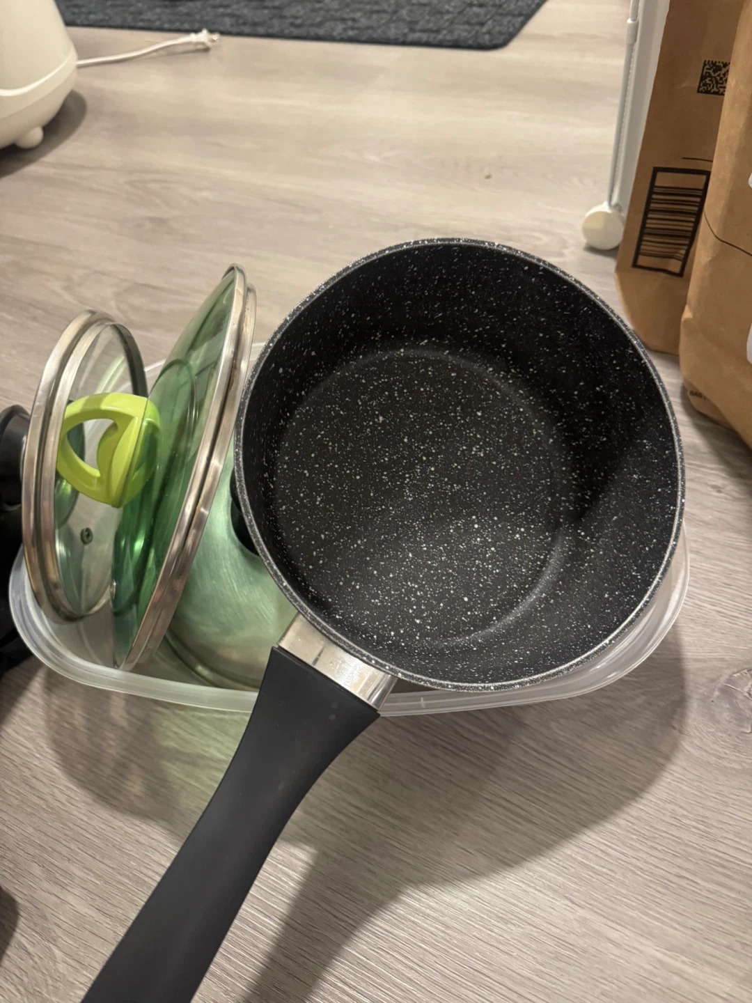 Non-stick saucepan
