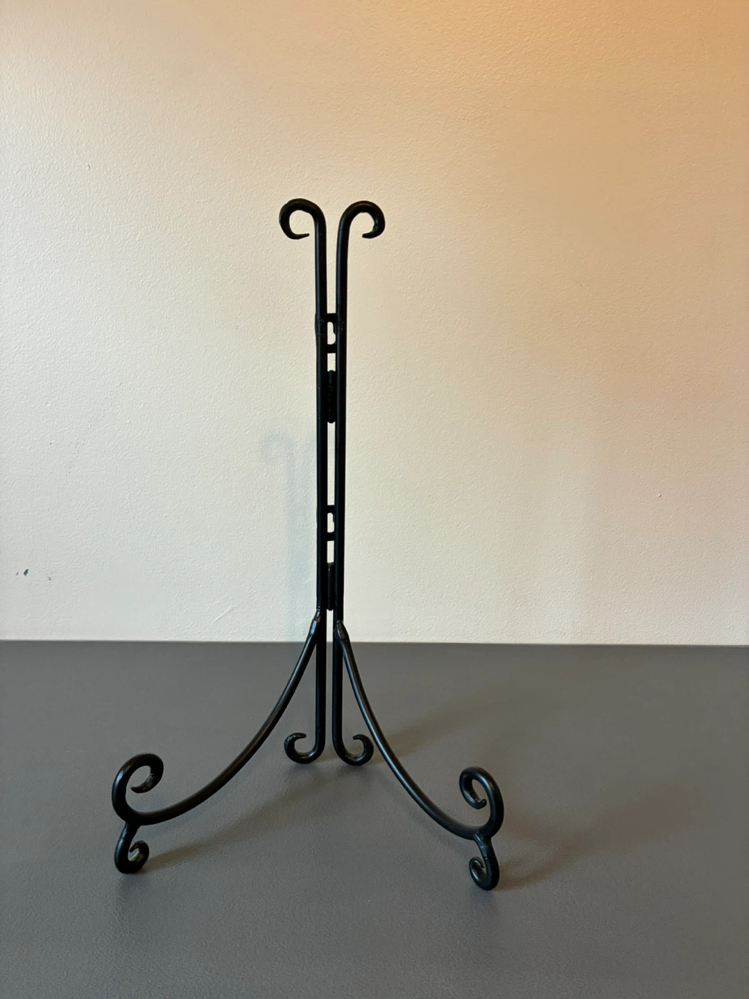 Black Metal Display Easel for Plates