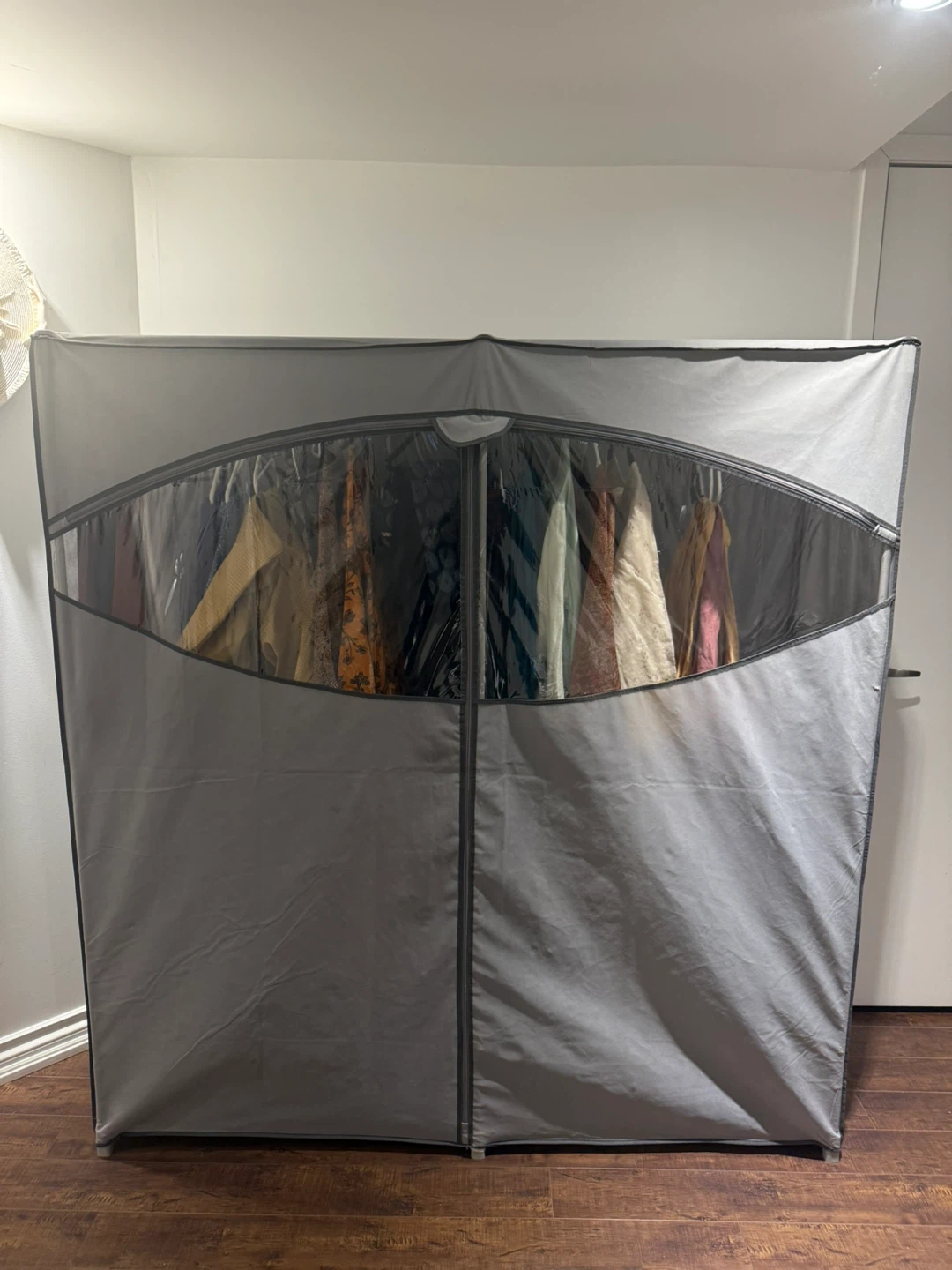 Folding closet
