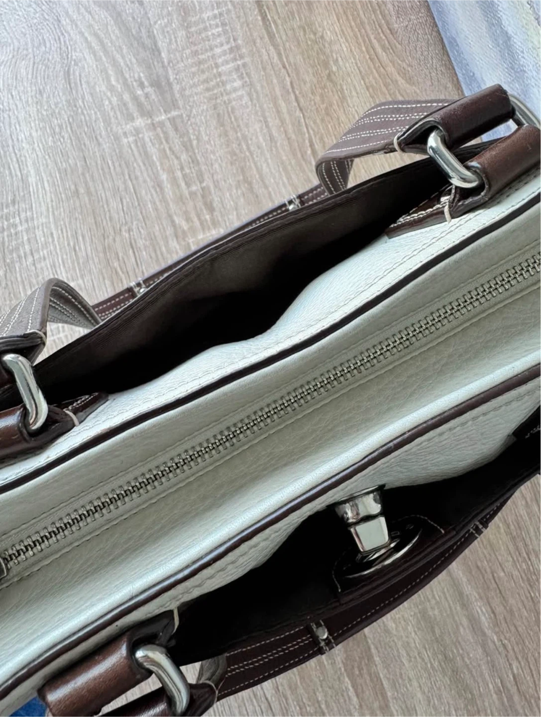 Authentic Coach Hampton Turnlock Zip Tote Shoulder Bag - photo 4