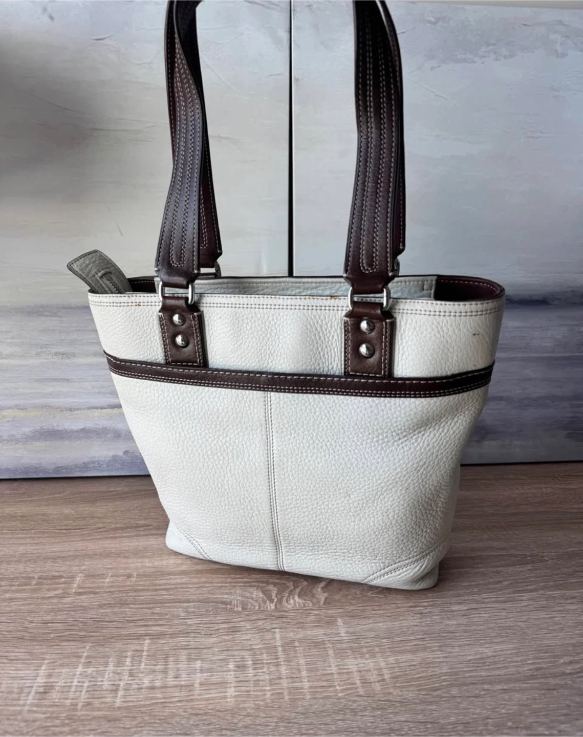 Authentic Coach Hampton Turnlock Zip Tote Shoulder Bag - photo 2