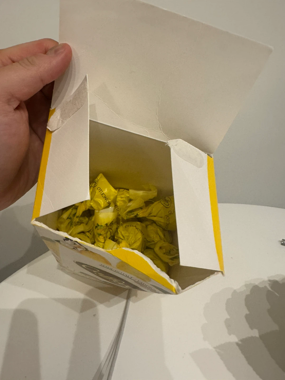 Caffarel Limoncello Dark Chocolates (550g) - photo 2