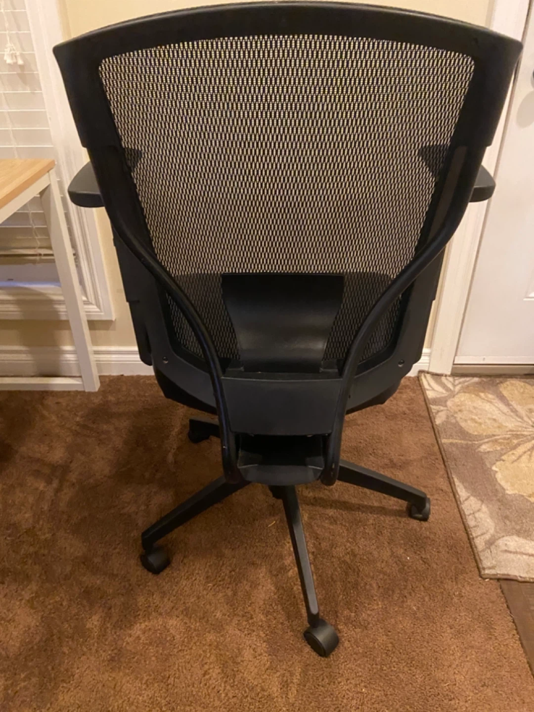 black leather and mesh office chair - photo 3