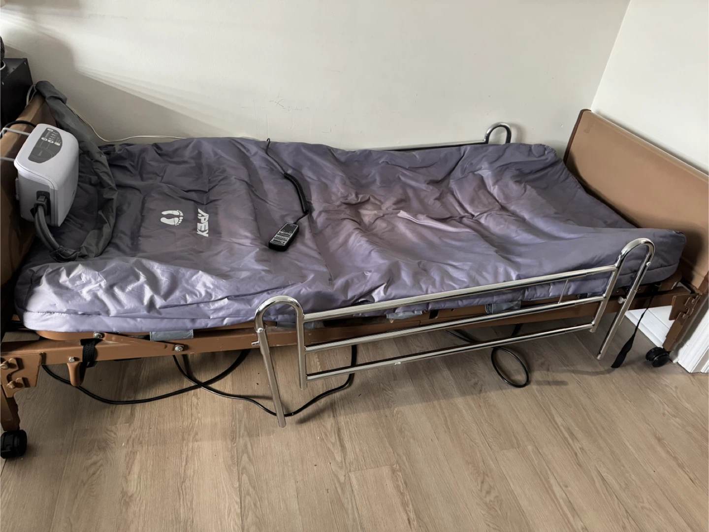 Electrical Bed - photo 2