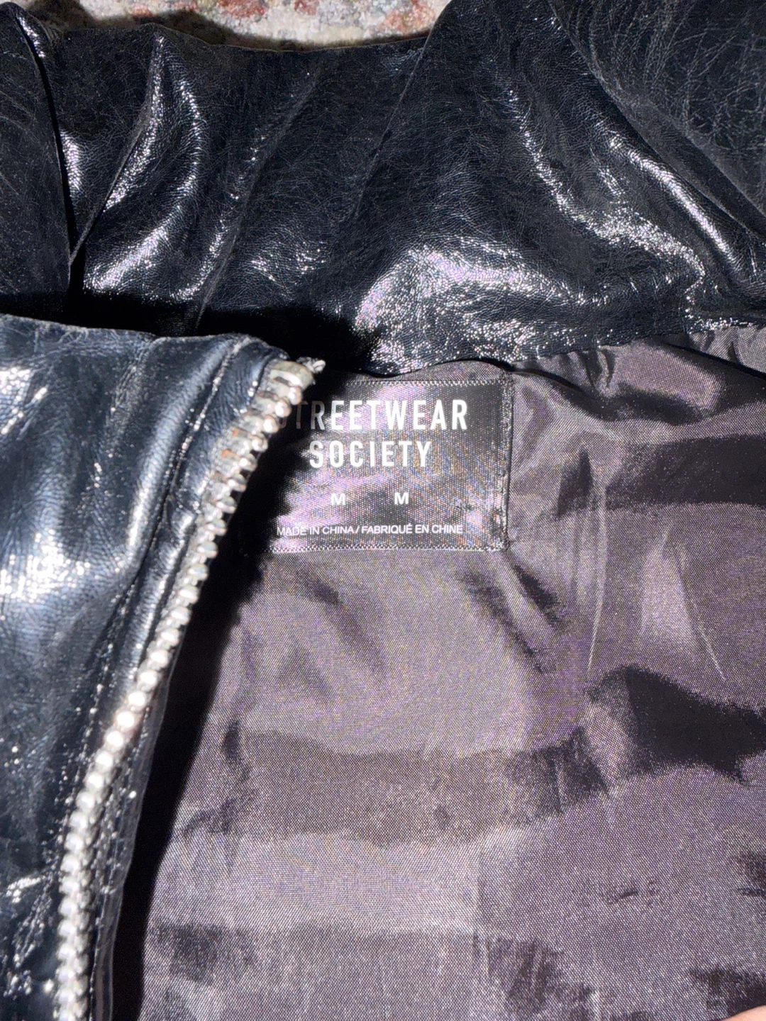 Shiny black puffer vest - photo 3