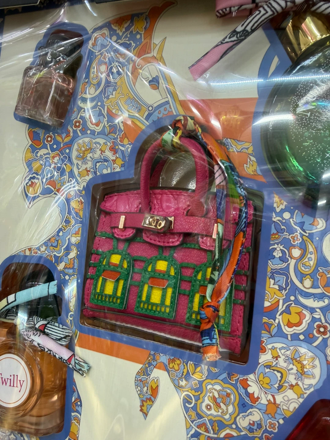 ColaVite Perfume Gift Set with Mini Bags and Scarves