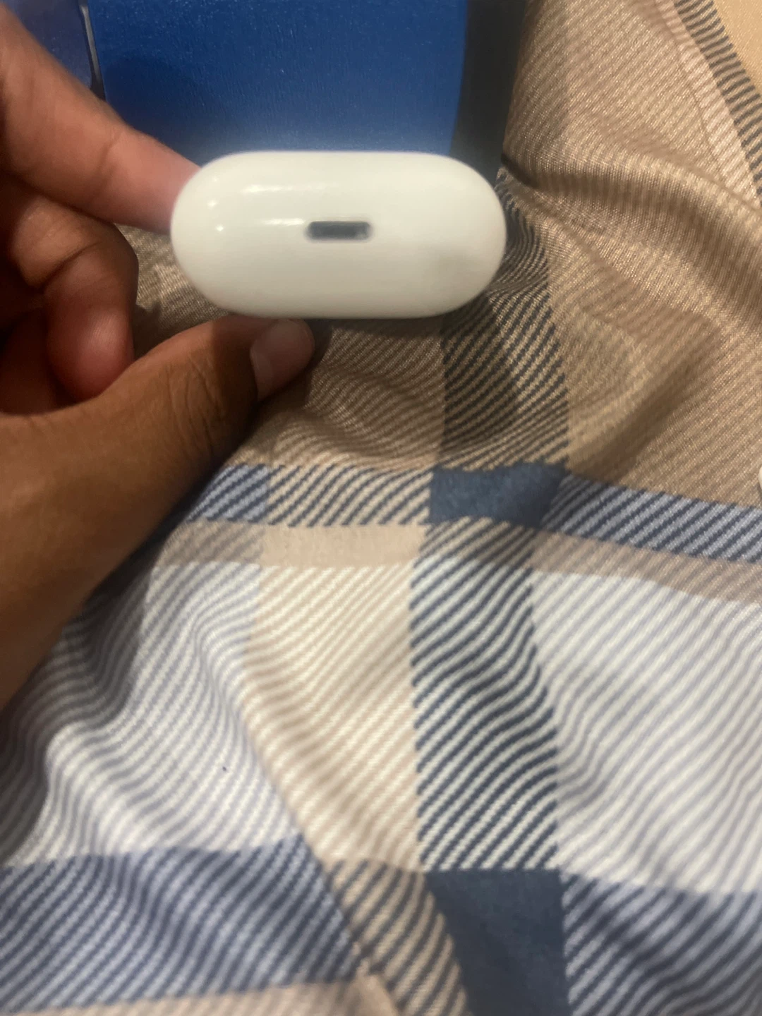 Apple AirPods (2nd Generation) Charging Case - photo 3