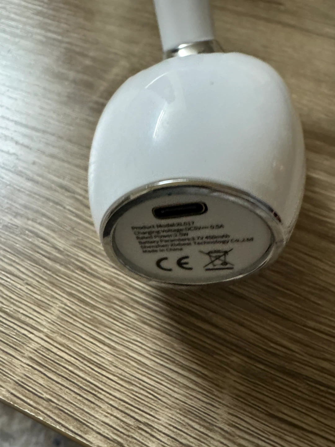 White Neck Massager Device with charger 🥕 - photo 3