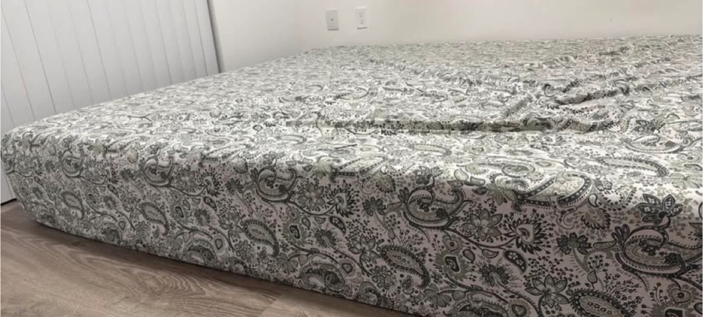 King Size Mattress with fitted sheet