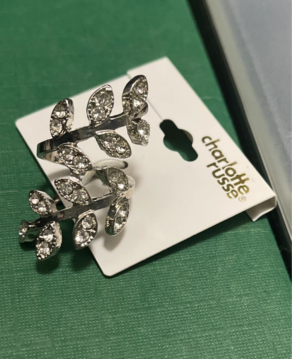 Charlotte Russe Silver Leaf Ring with Rhinestones - photo 2