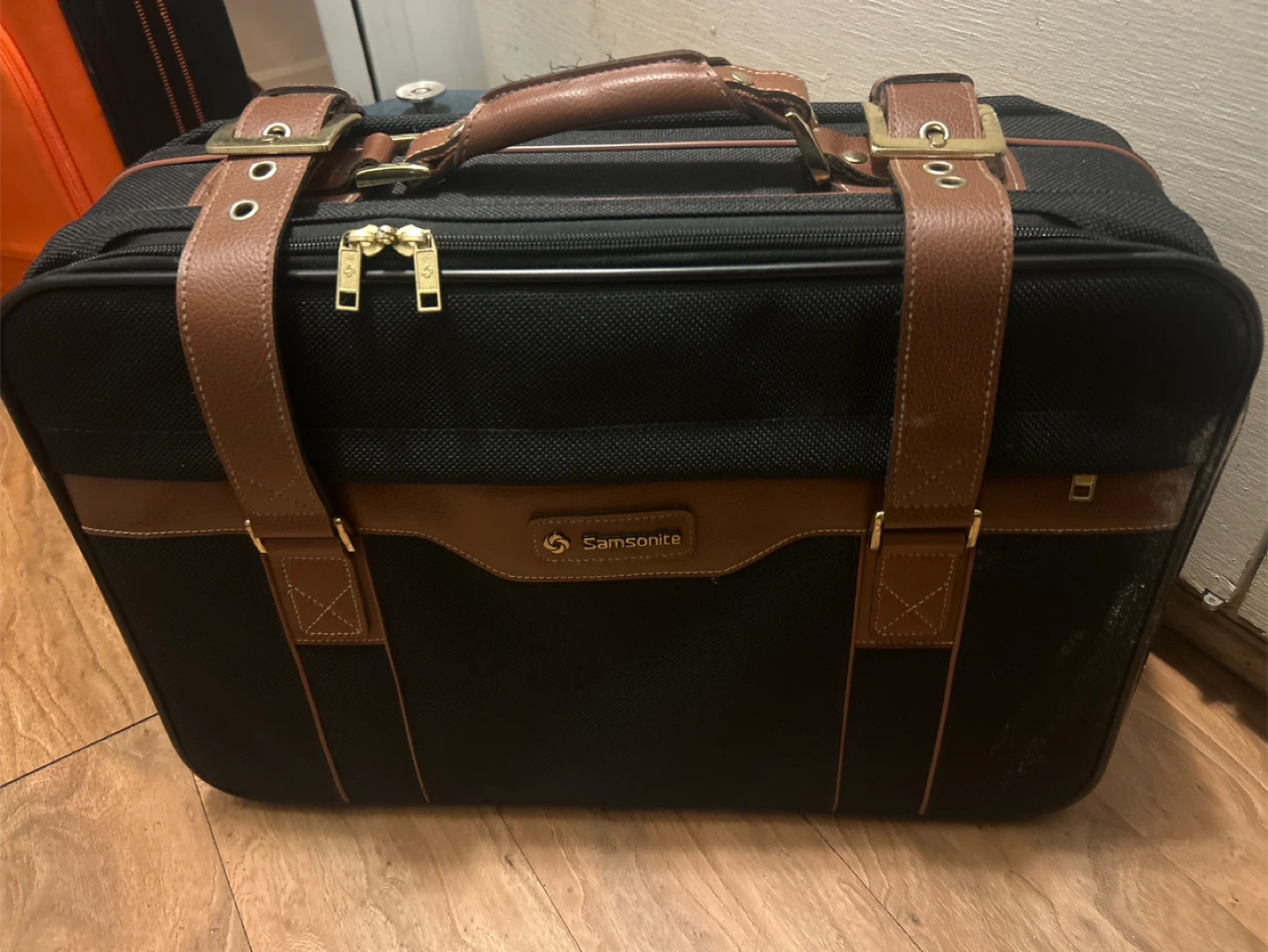 Samsonite Black & Brown Travel Bag