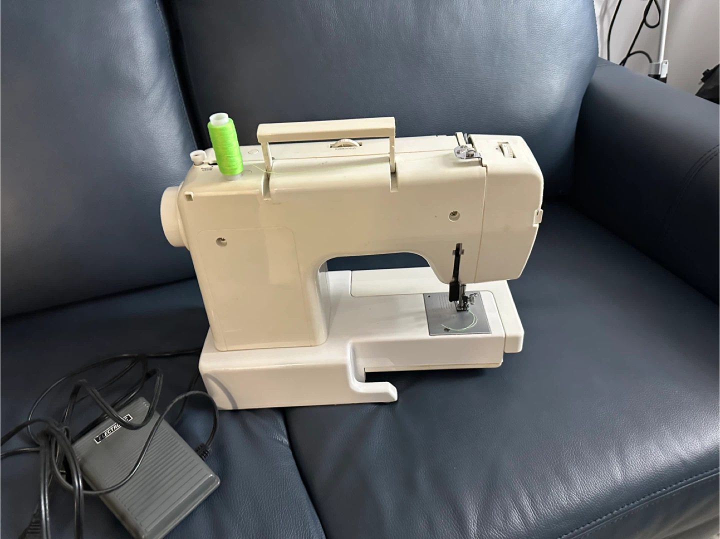 EURO-PRO X Sewing Machine with Foot Pedal - photo 3