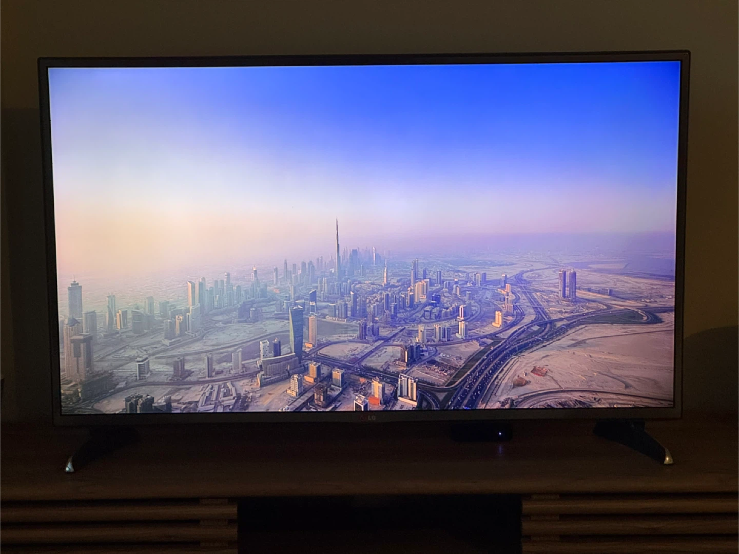 LG 42” LED TV (42LB6300)