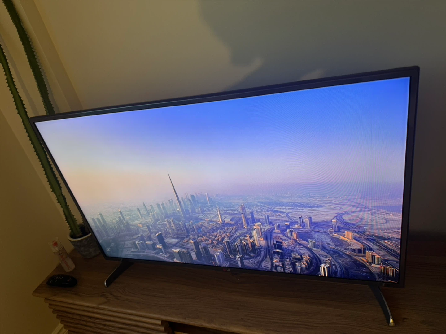 LG 42” LED TV (42LB6300) - photo 2
