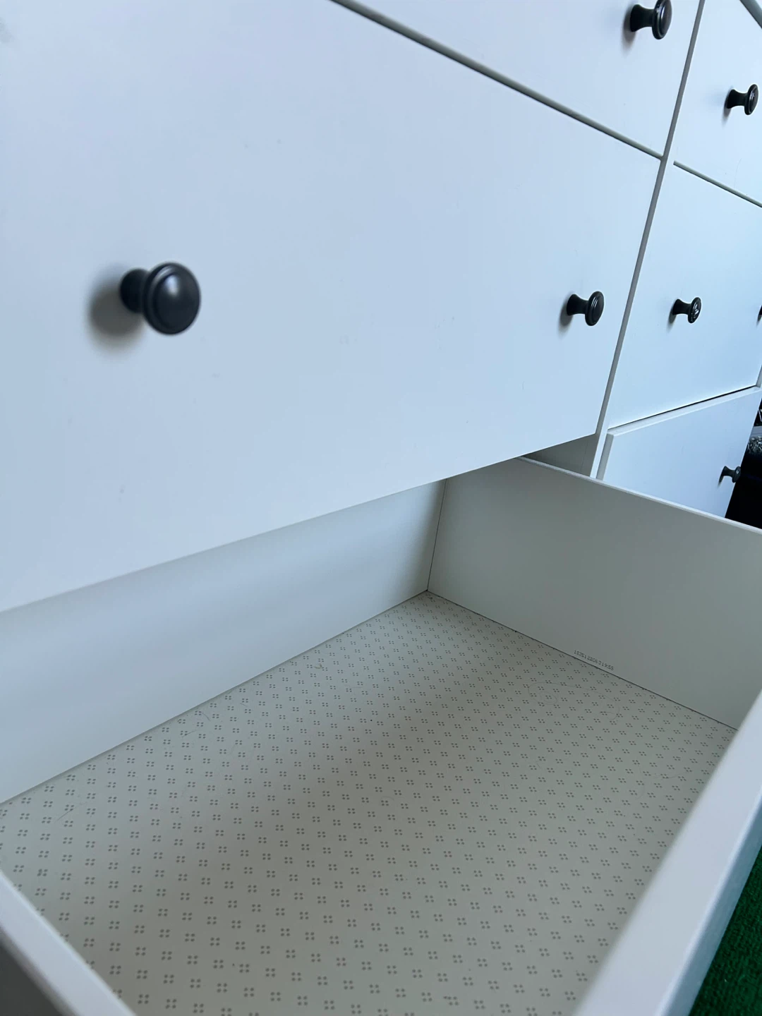 White Six-Drawer Dresser - photo 2