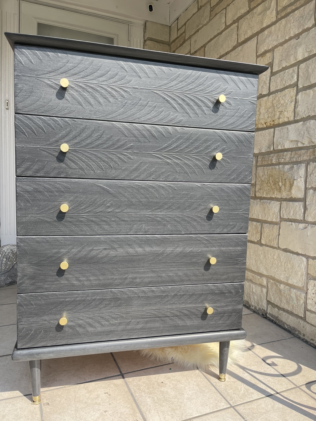MCM 5 drawers dresser redone in Brushed Gray - photo 2