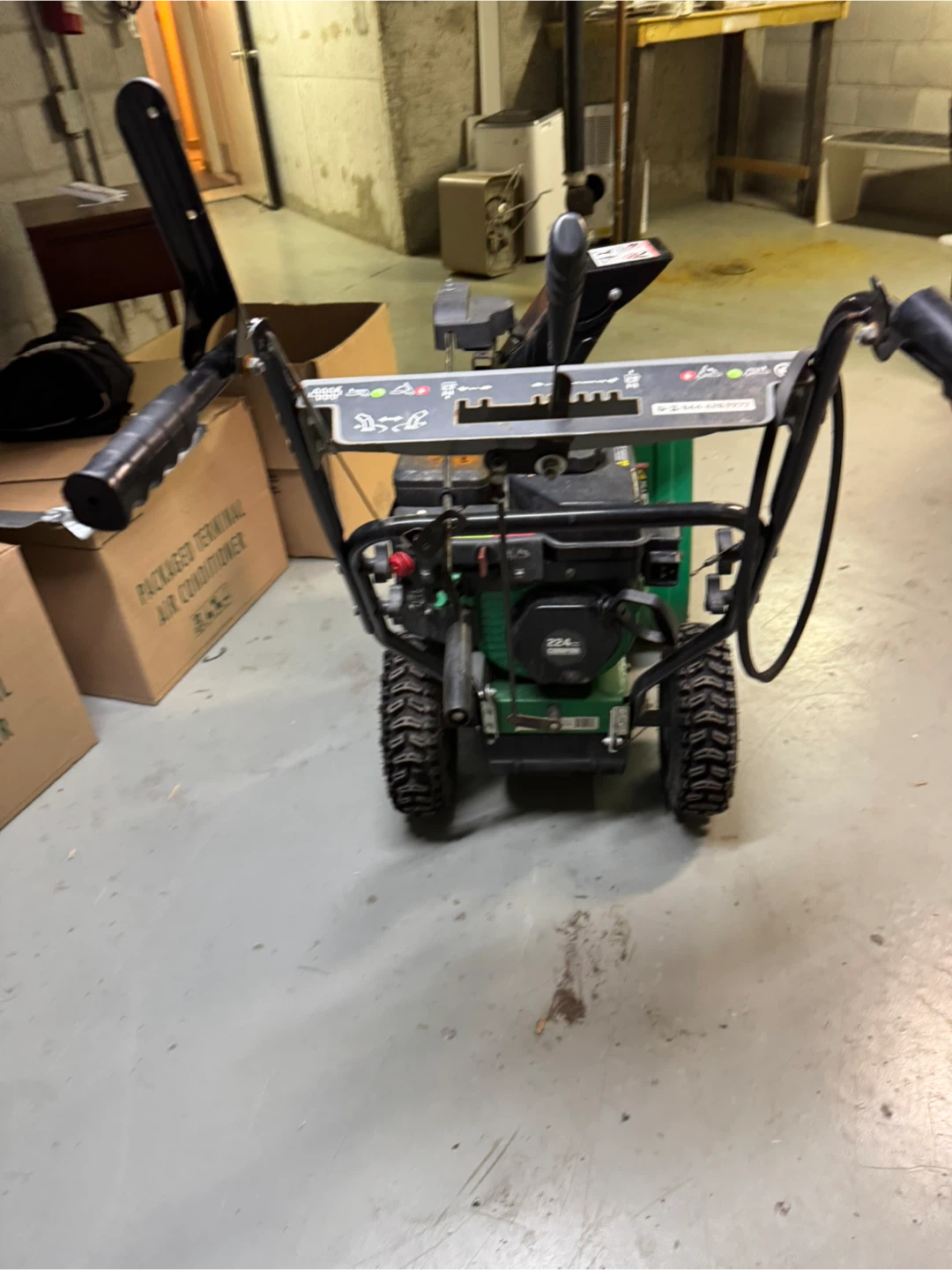 Cub Cadet Snowblower 224cc - photo 2