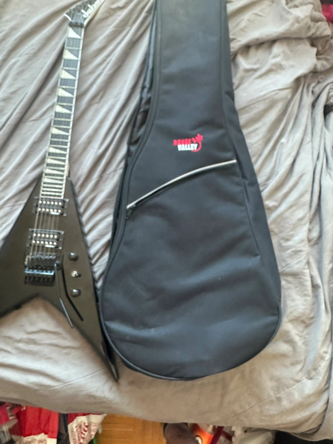 Jackson Electric Guitar with Gig Bag - photo 4