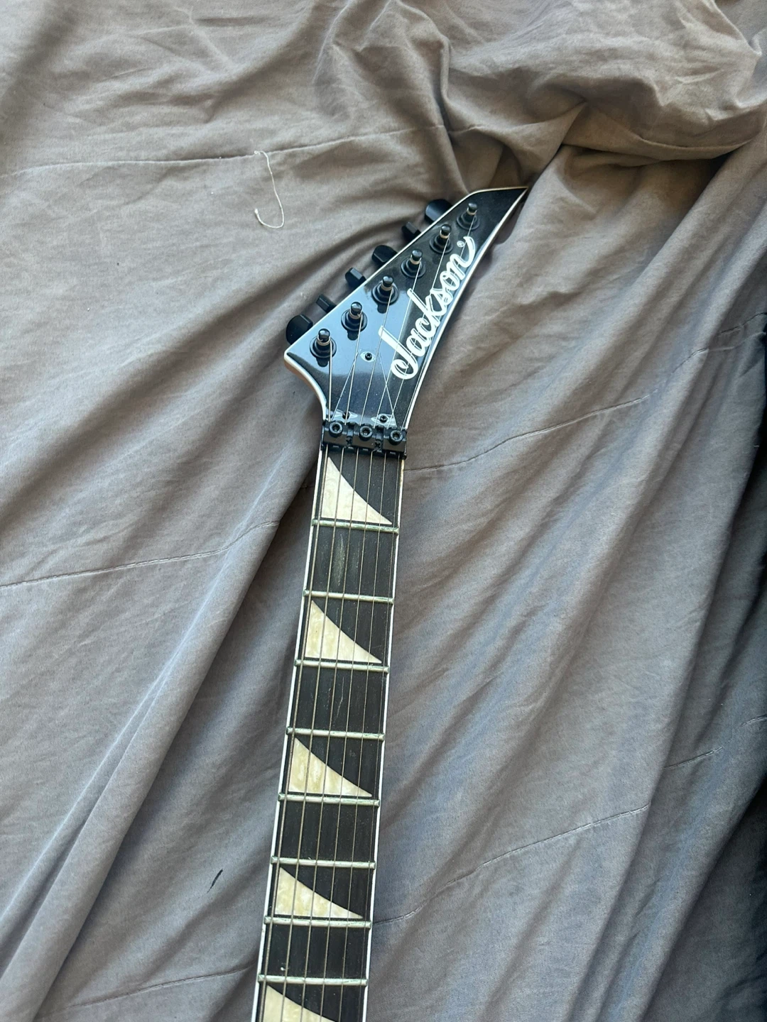 Jackson Electric Guitar with Gig Bag - photo 3