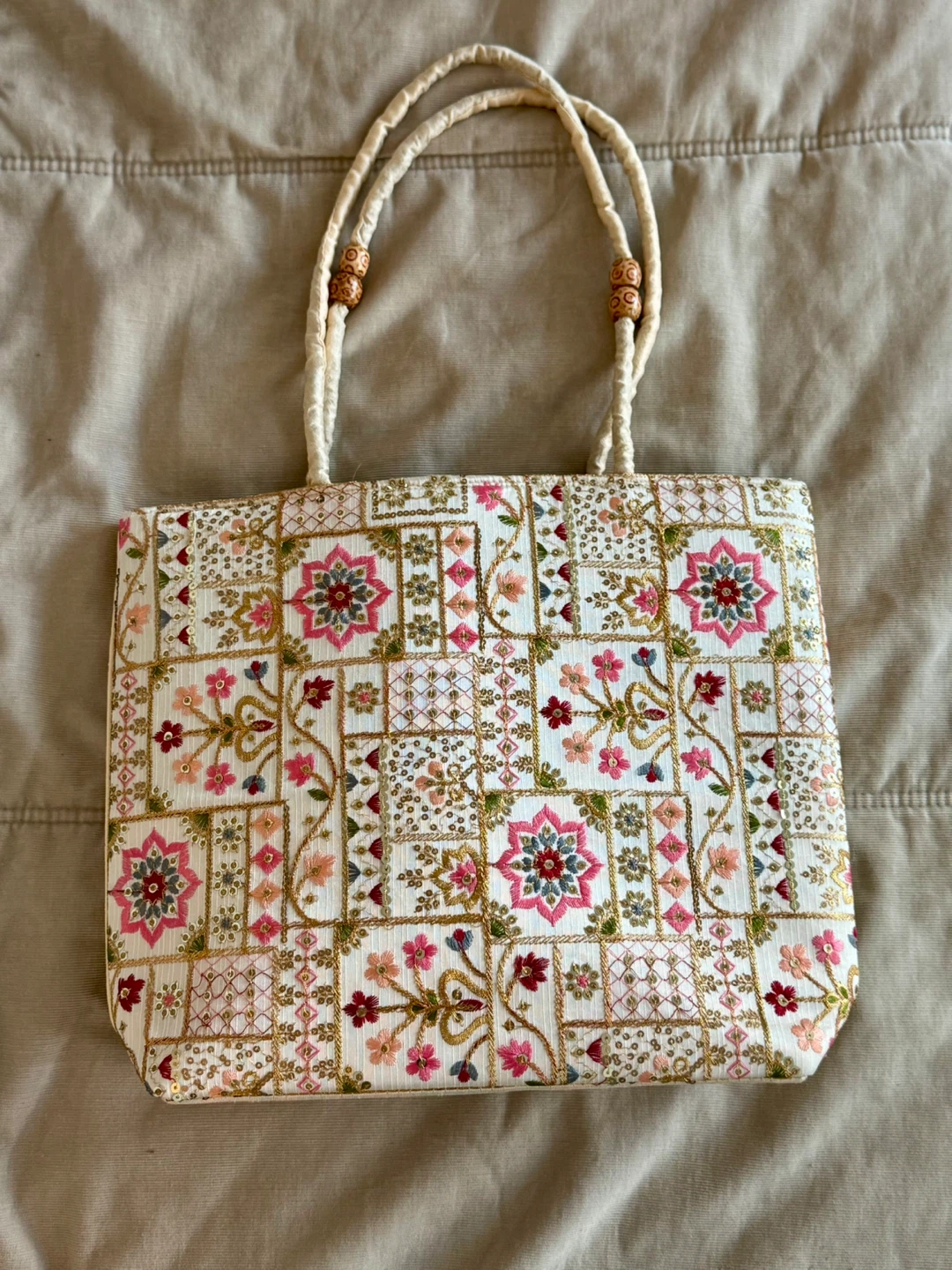 Embroidered Tote Bag with Floral Pattern