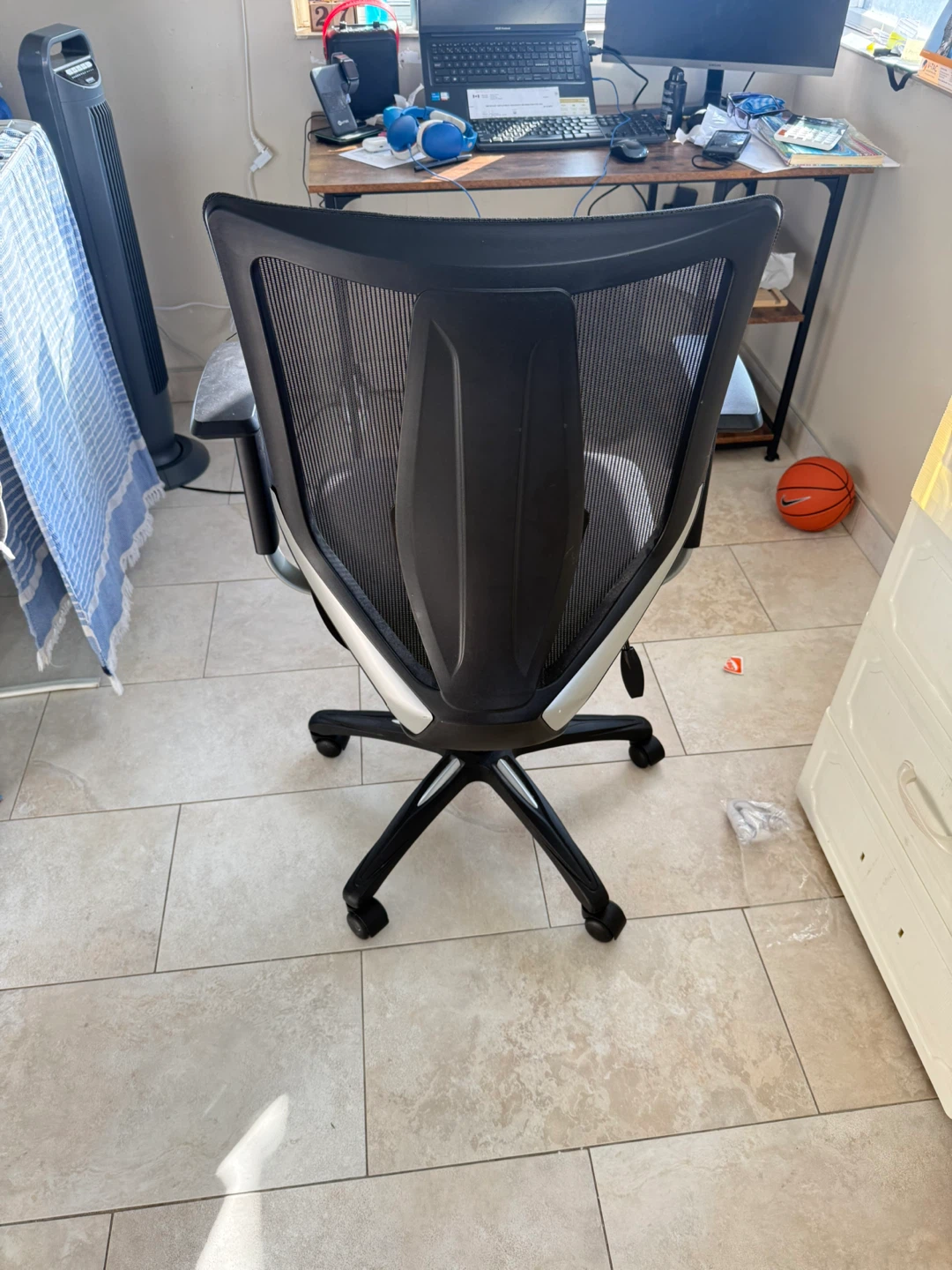 Black Mesh Ergonomic Office Chair - photo 5