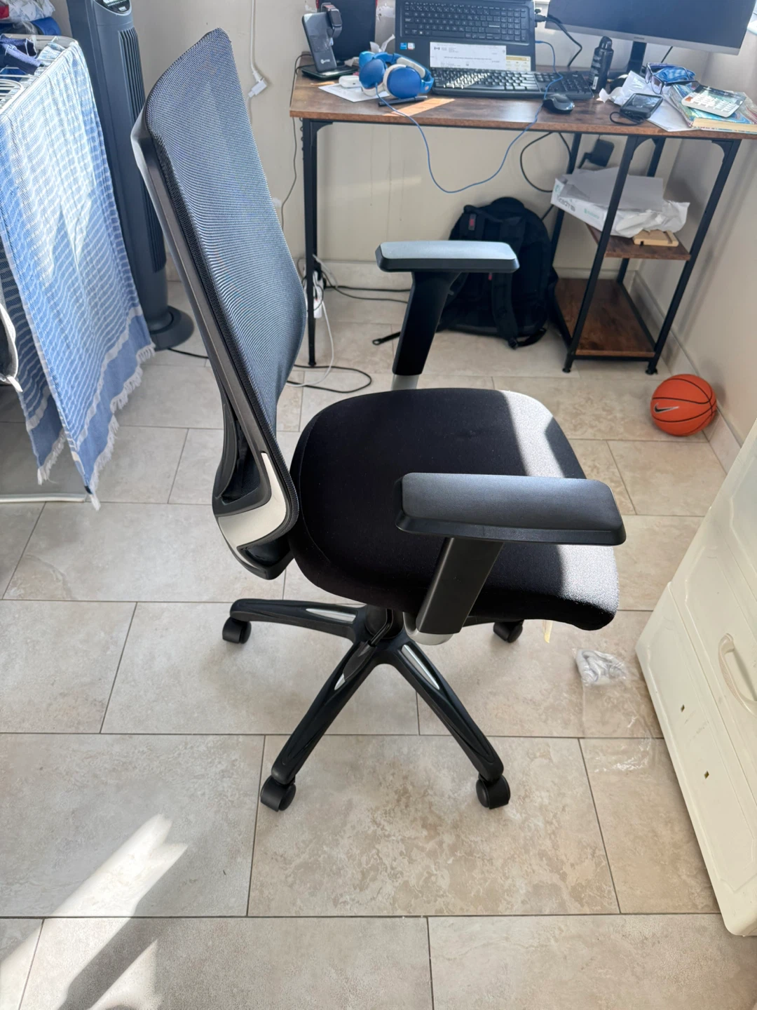 Black Mesh Ergonomic Office Chair - photo 4
