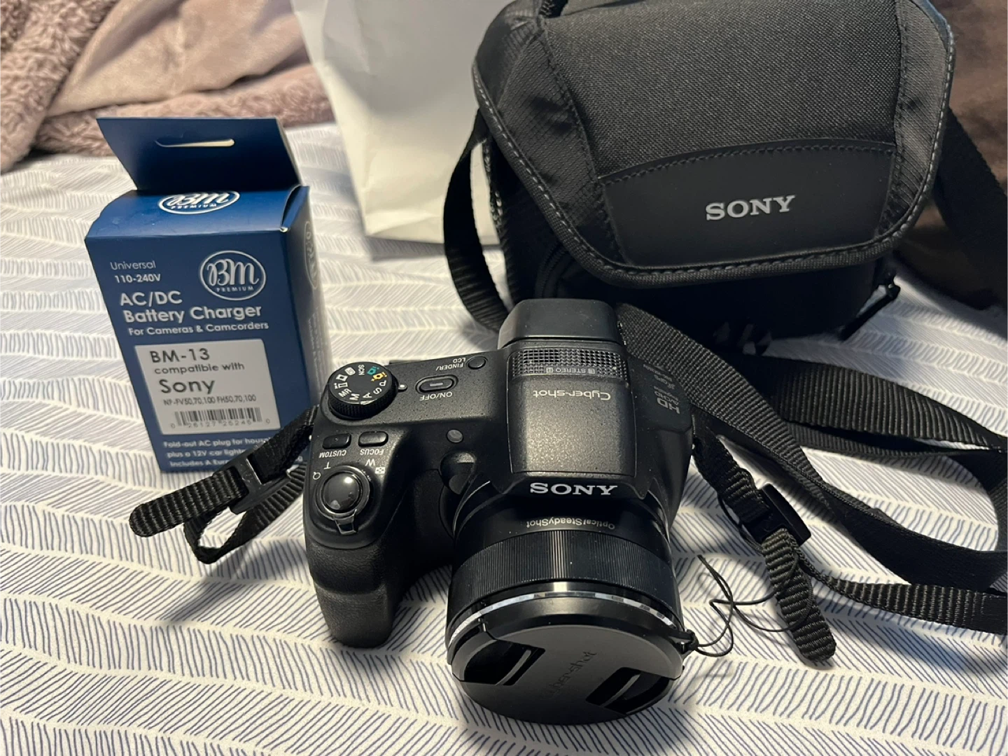 Sony Cyber-shot DSC-HX200V Digital Camera with Accessories - photo 3
