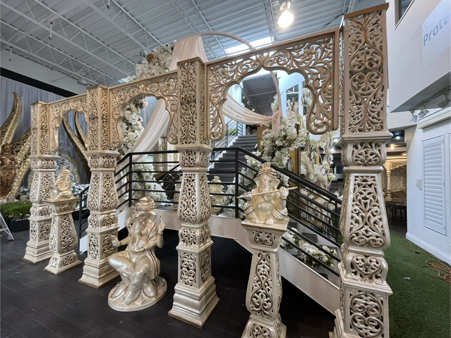 Decorative Mandap Pillars with Ganesha Statues