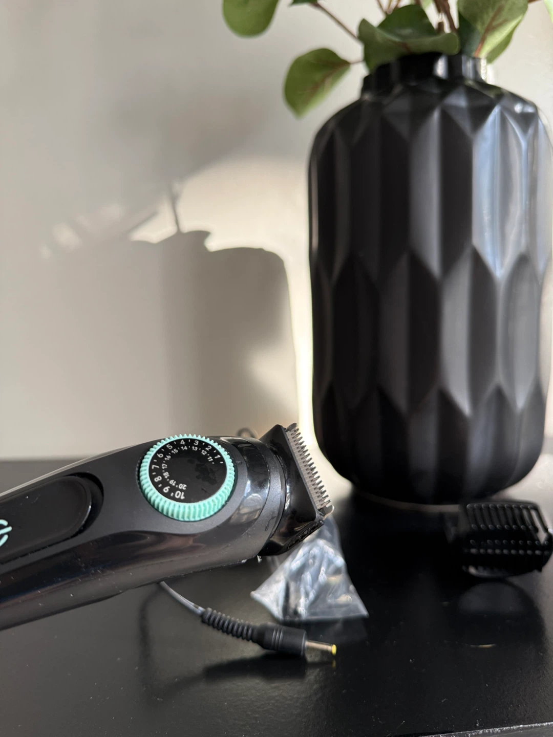 LIKE NEW Braun Series 5 Waterproof Beard Trimmer - photo 4