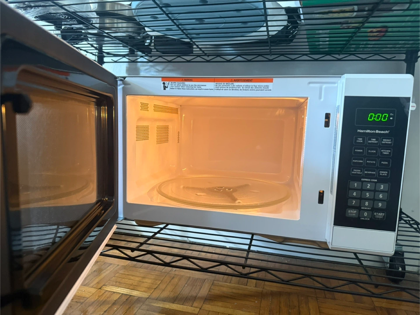Hamilton Beach White Microwave - photo 4