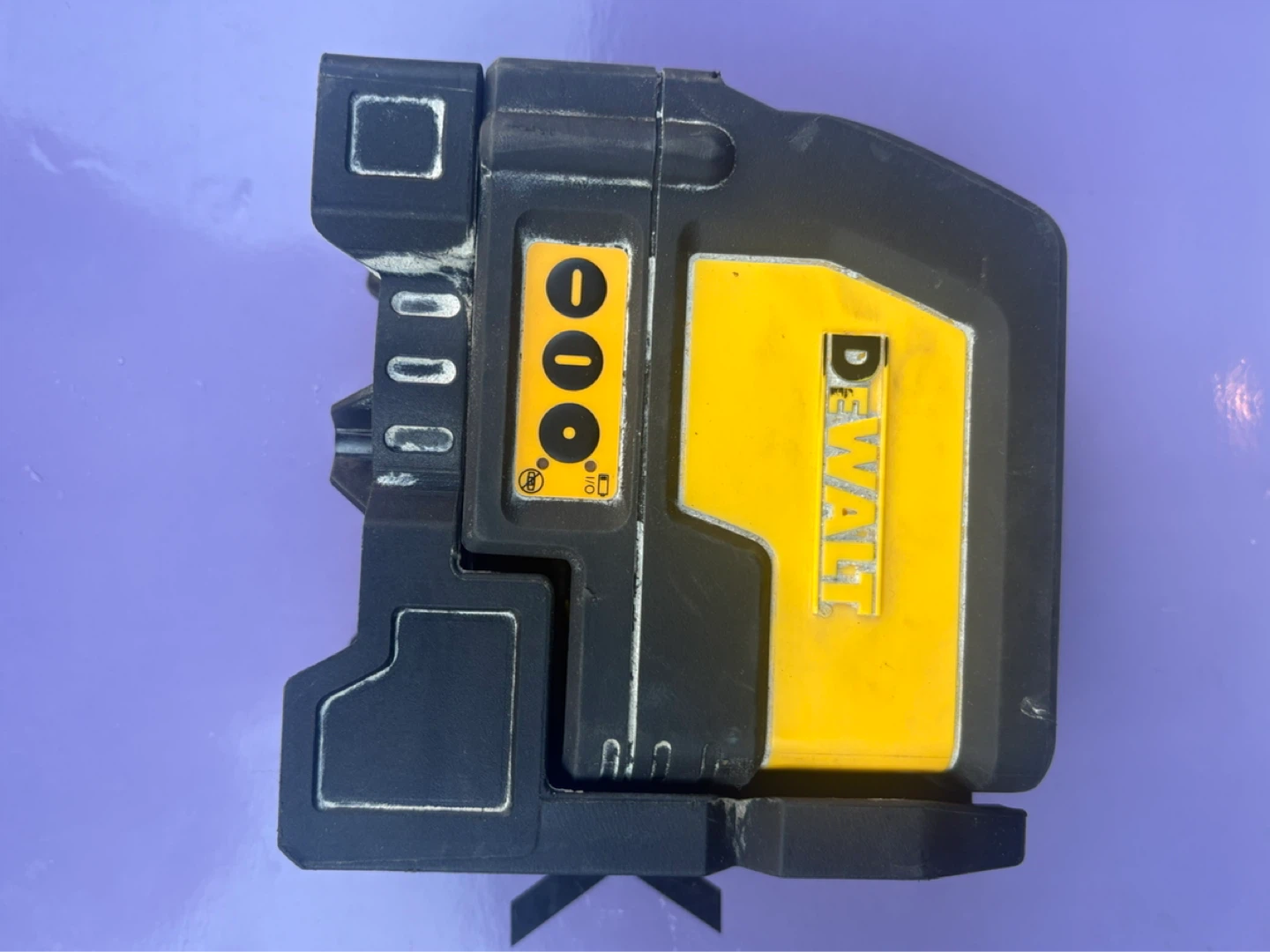 DeWalt DW0822 Cross Line/Plumb Spot Combination Laser Type 2 - photo 2