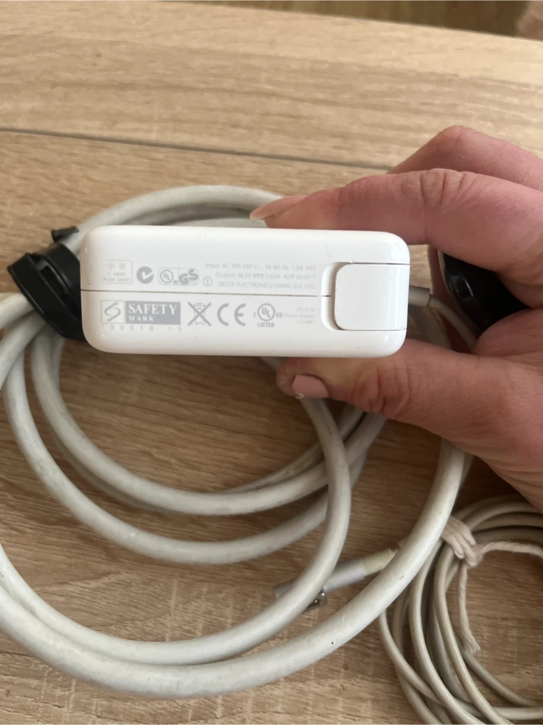 Apple MacBook Pro Charger Adapter 60W Magsafe - photo 4