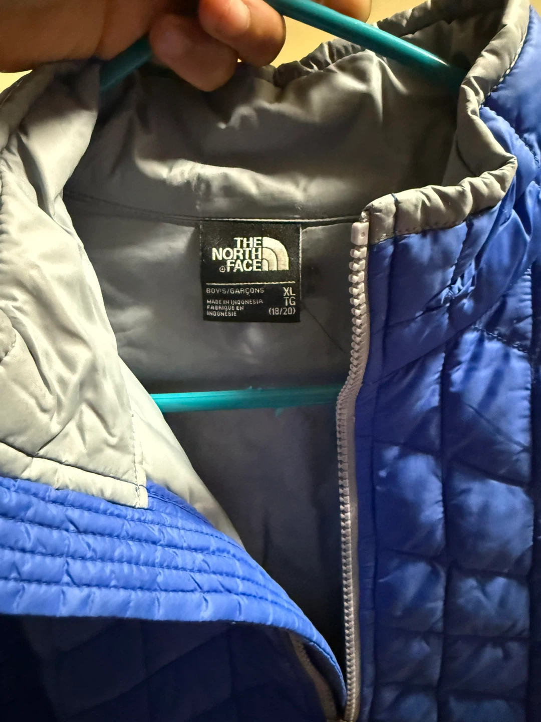 The North Face Boys' Insulated Jacket - Blue XL (18/20) - photo 3