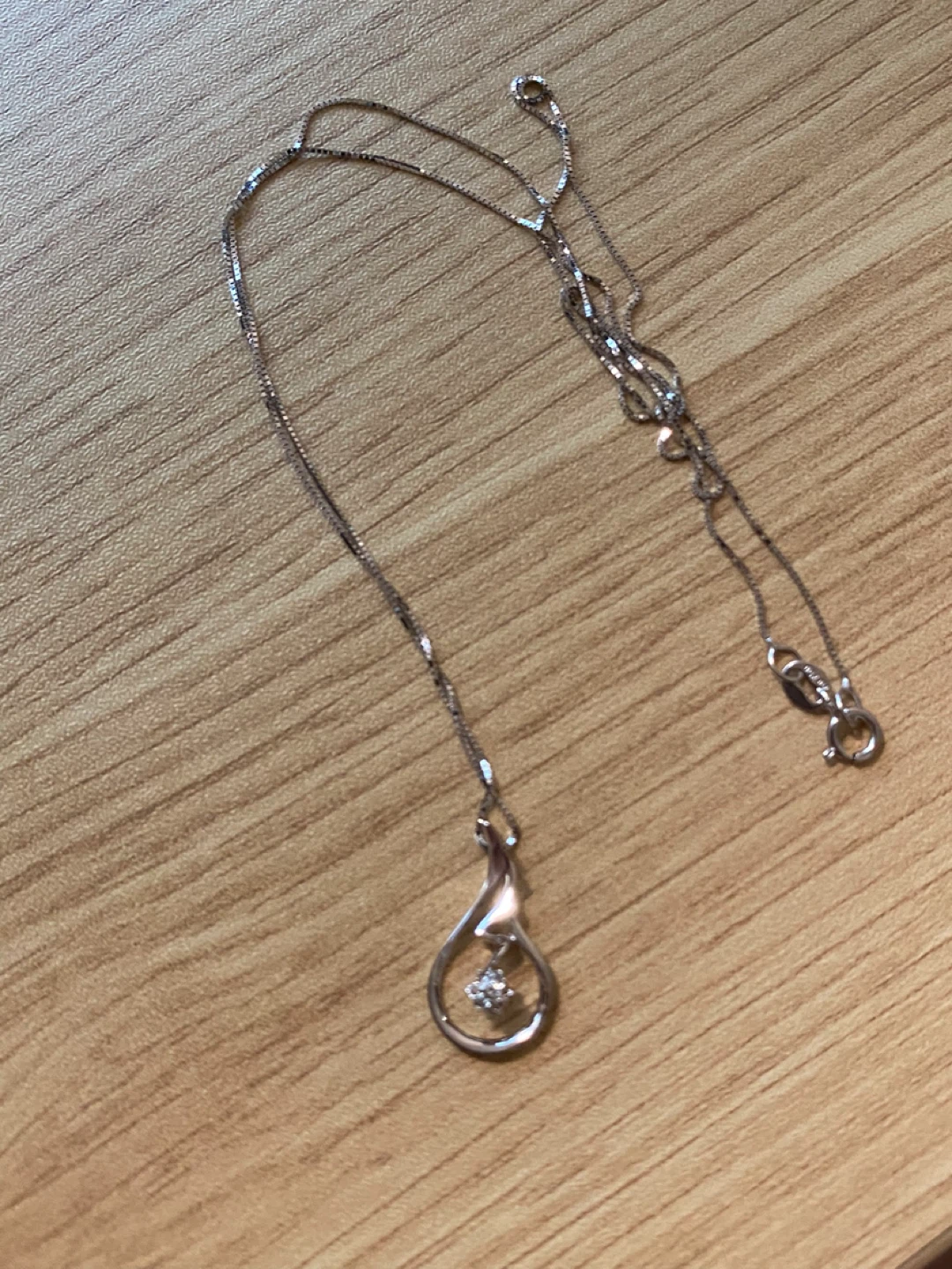 18K White Gold Diamond Teardrop Necklace - photo 2