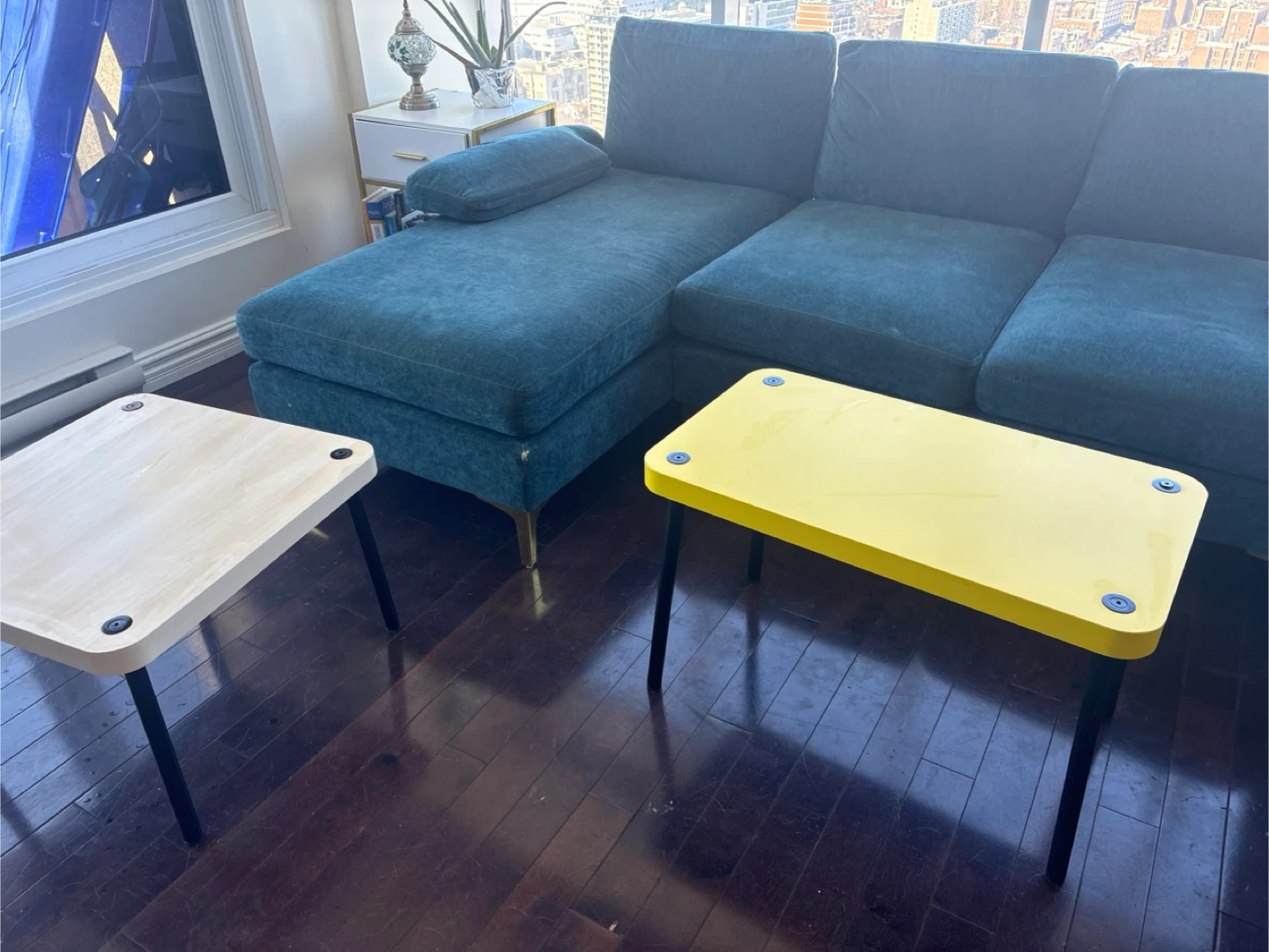 Set of 2 Modern Nesting Side Tables - Wood & Yellow - photo 4