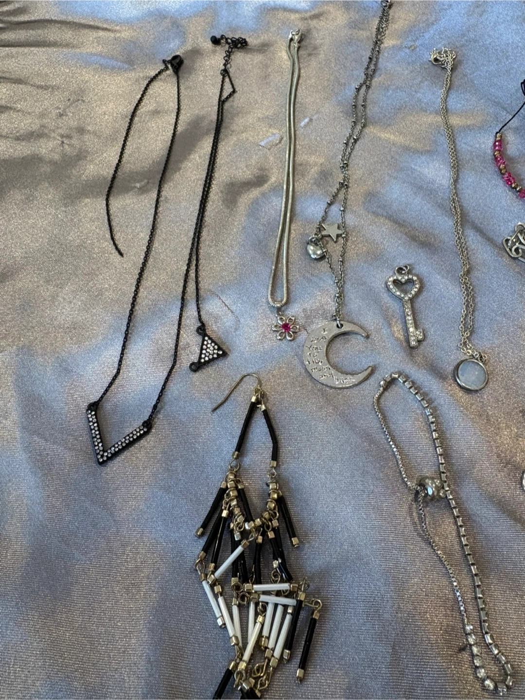 Assorted Fashion Jewelry Lot 1 - photo 4