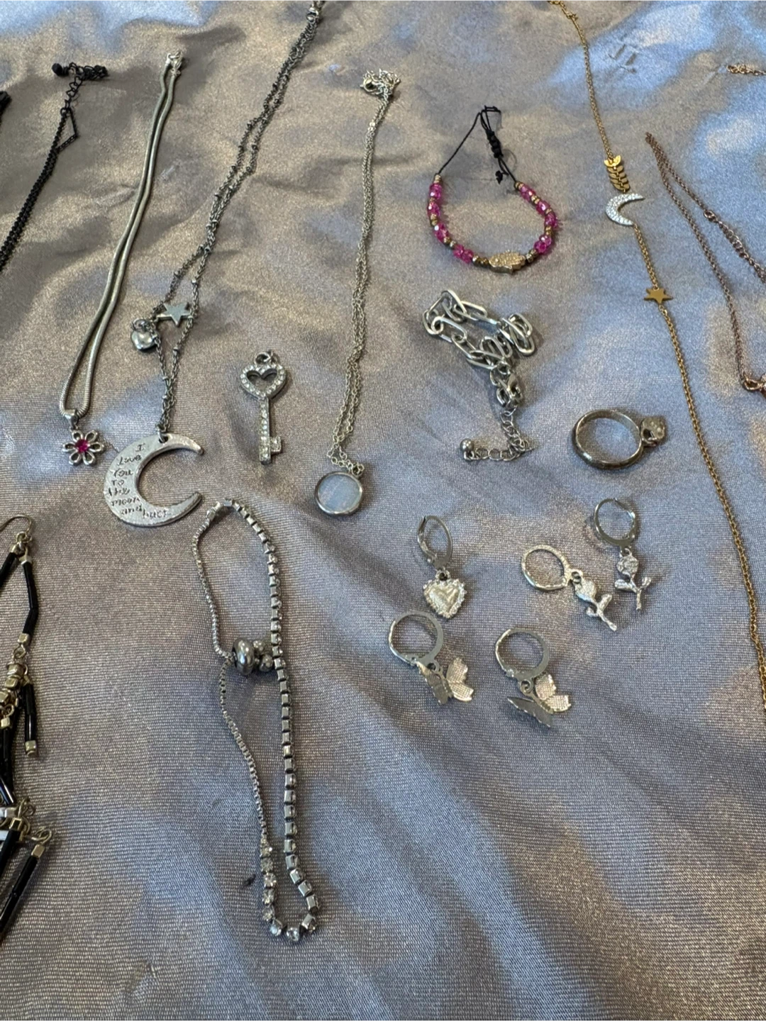 Assorted Fashion Jewelry Lot 1 - photo 3