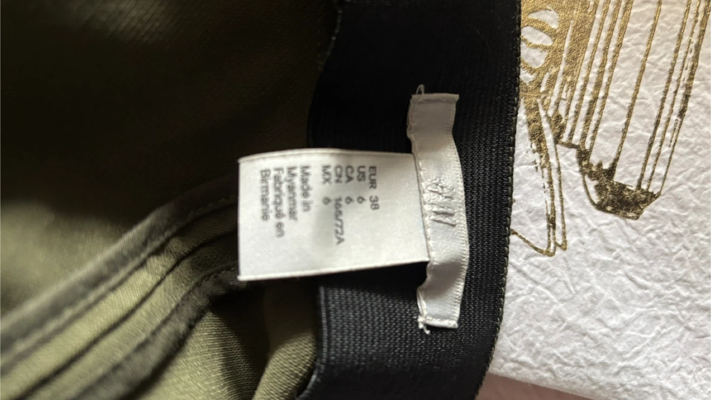 H&M Green High Waisted Shorts Size 6 - photo 5