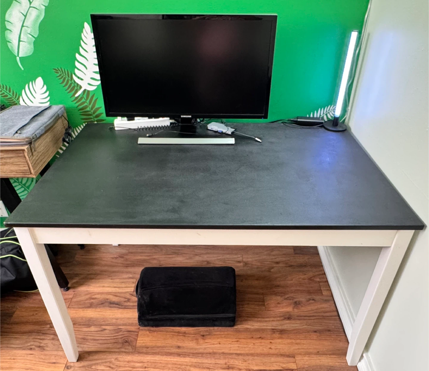 Simple Black and White Desk - photo 3