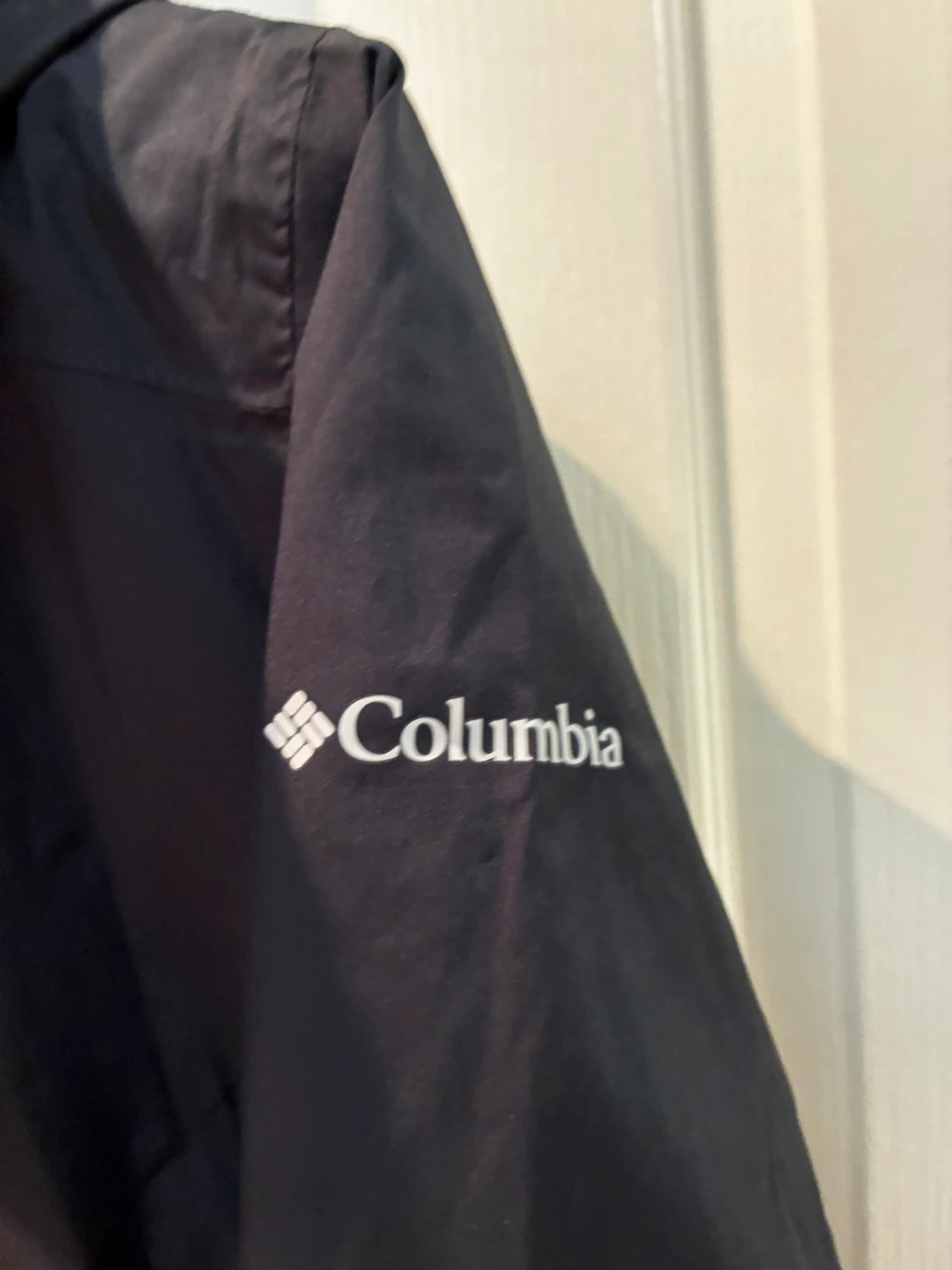 Columbia (Women’s)Omni-Tech Black Jacket - Size L - photo 4