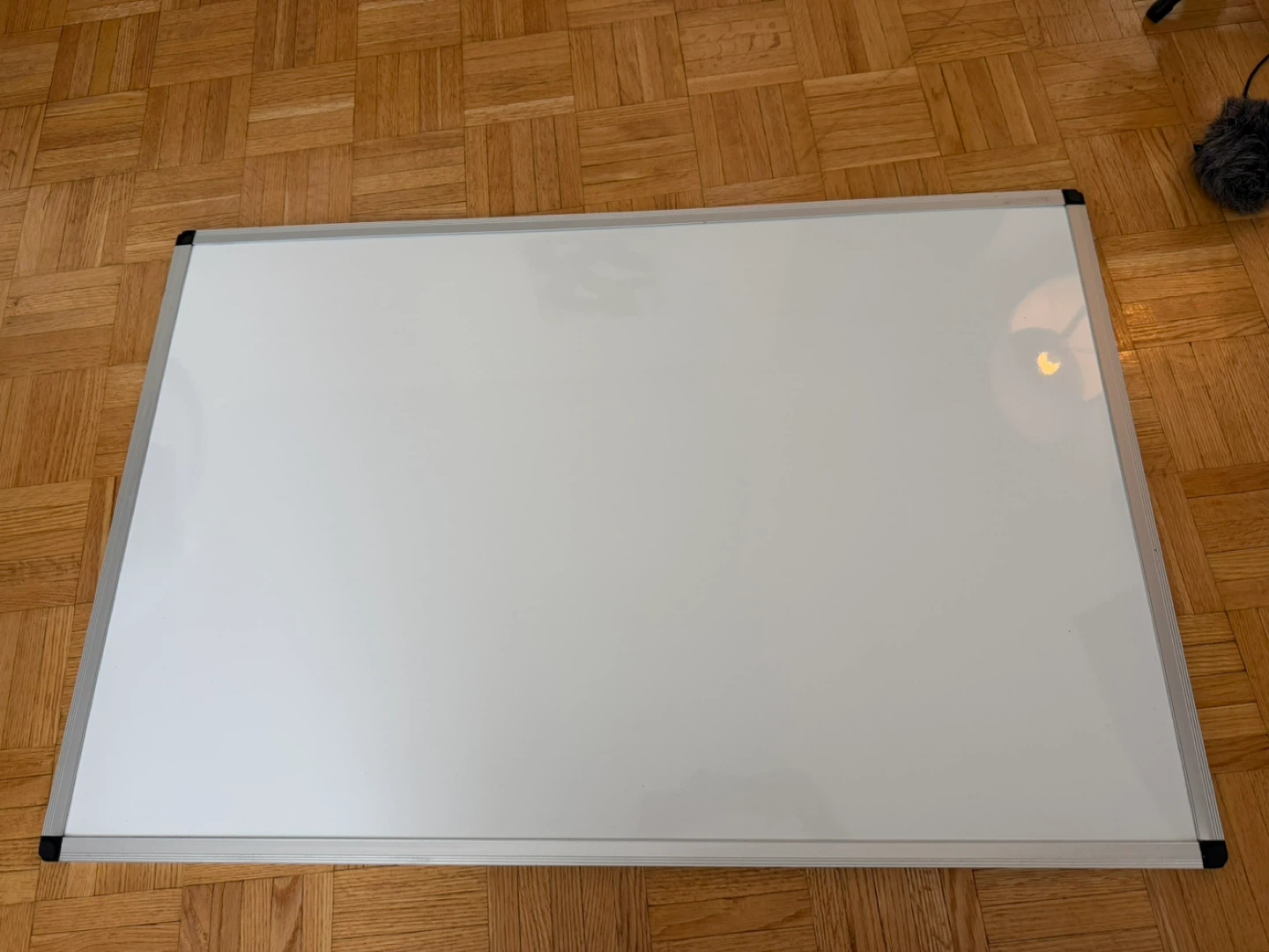 Whiteboard with Aluminum Frame 90cm x 60cm