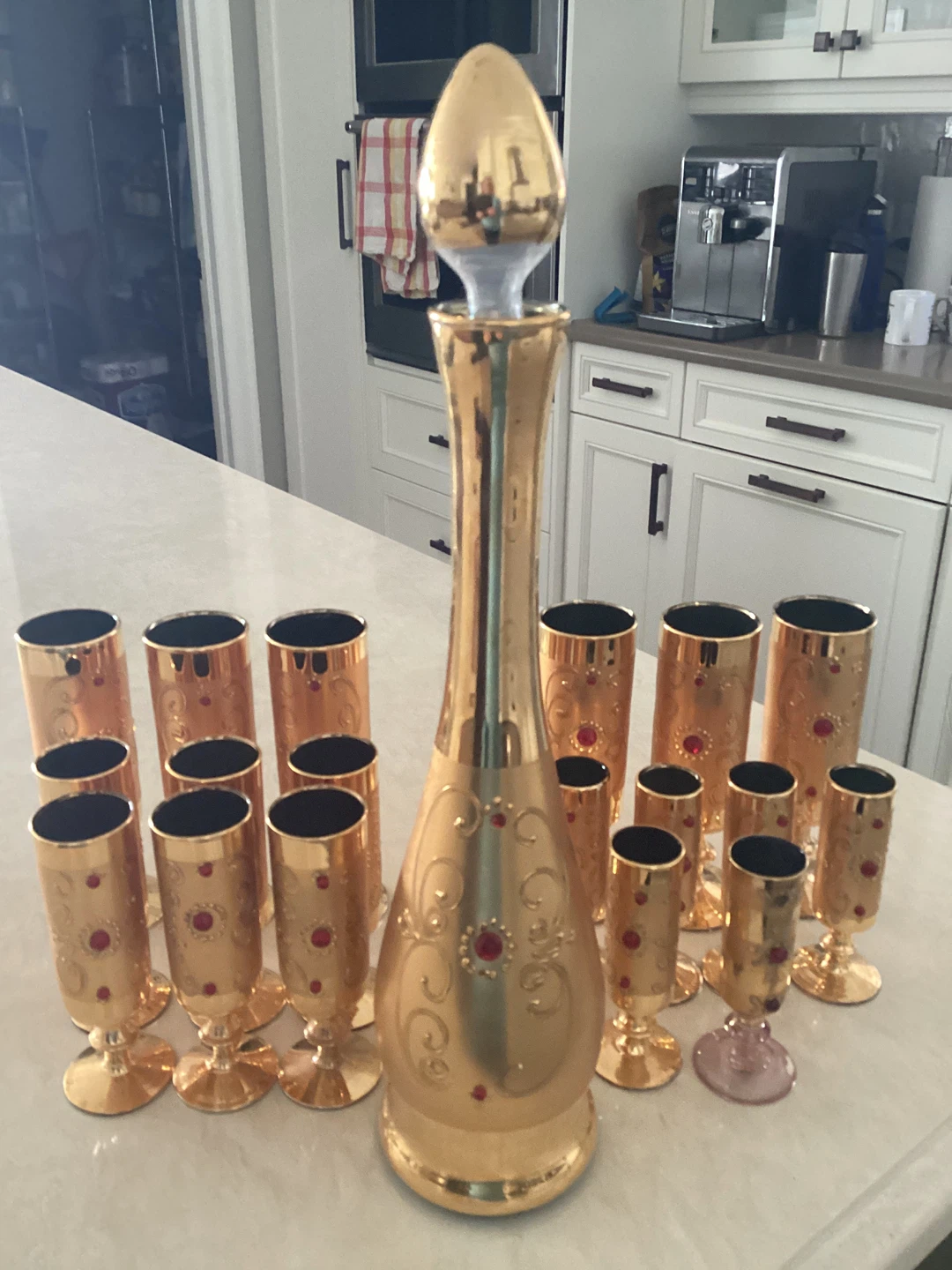 VINTAGE DECANTER & GOBLET SET - photo 2