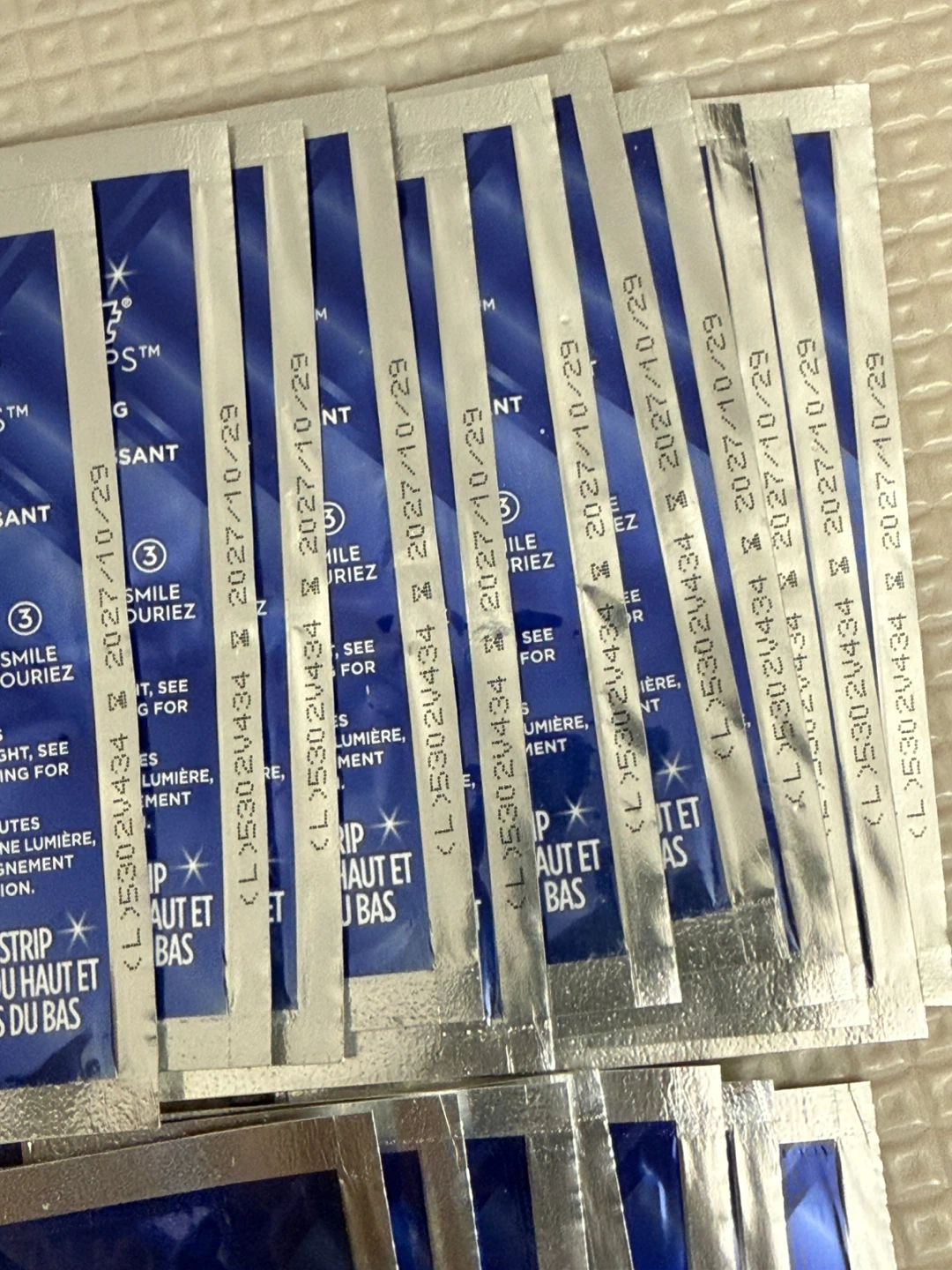 Crest 3D Whitestrips - 18 Treatments - photo 3