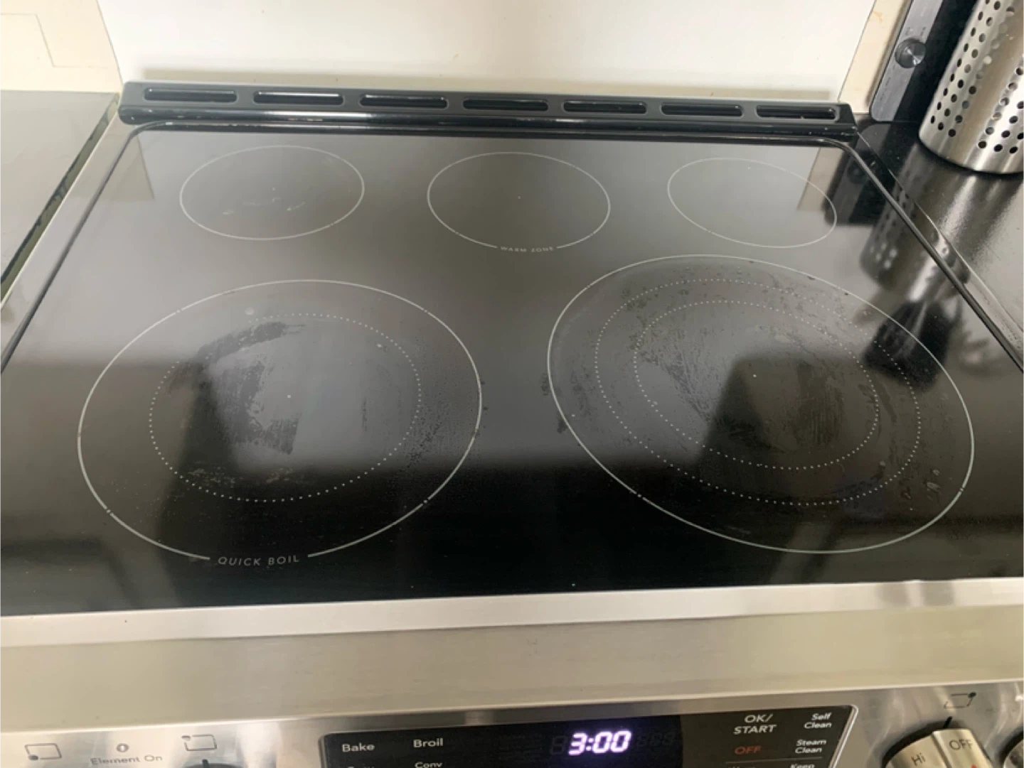Frigidaire Electric Range - photo 2