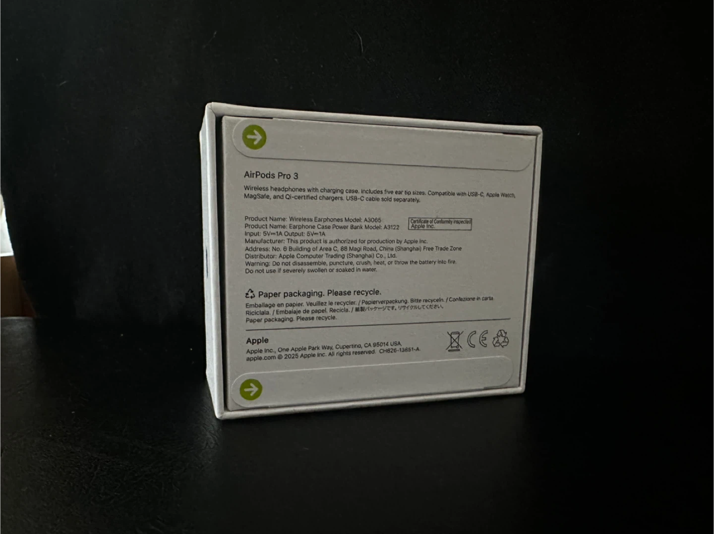 Apple AirPods Pro 3rd Gen Wireless Earbuds - photo 4
