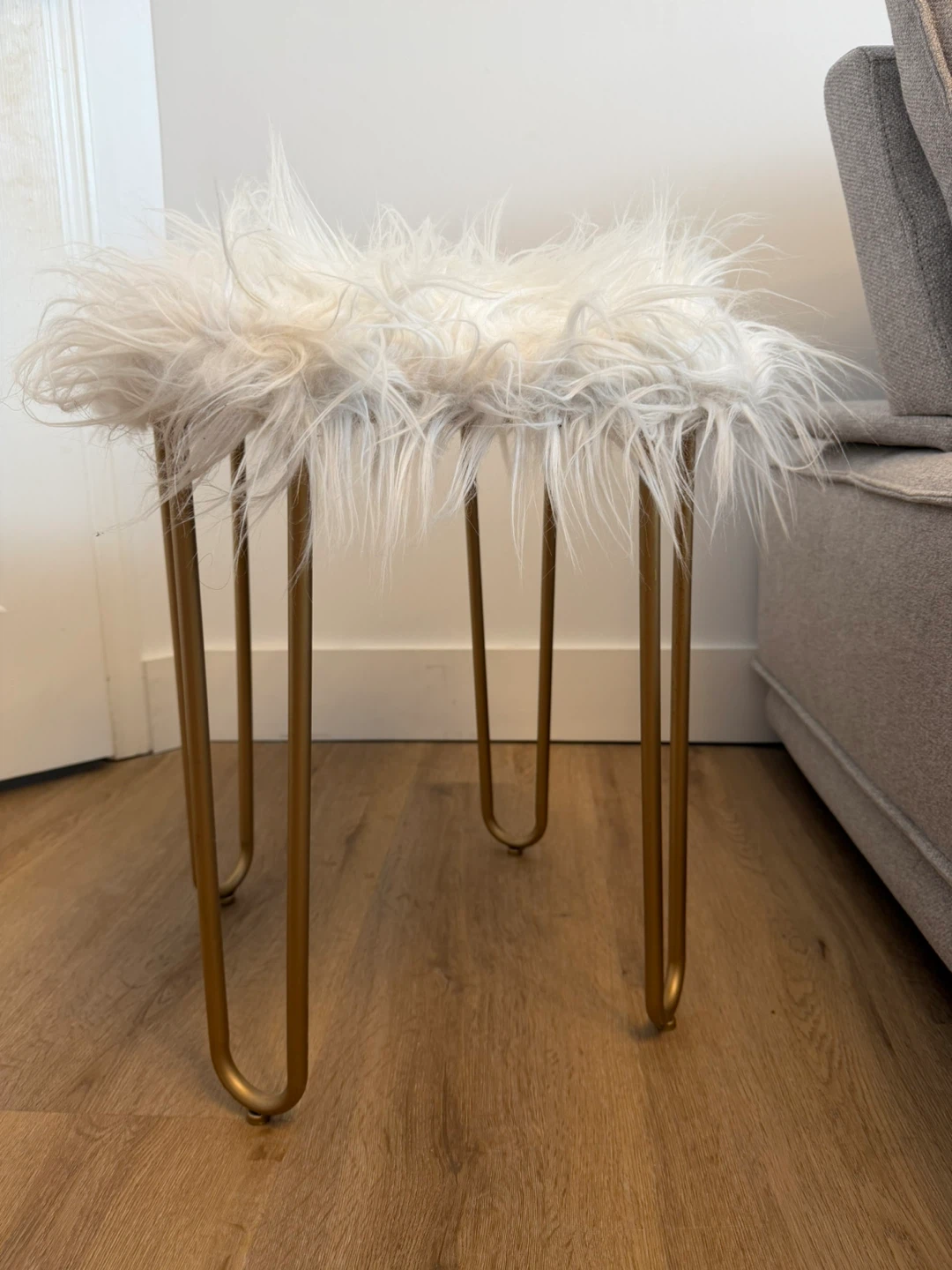 White Faux Fur Stool with Gold Legs - photo 4